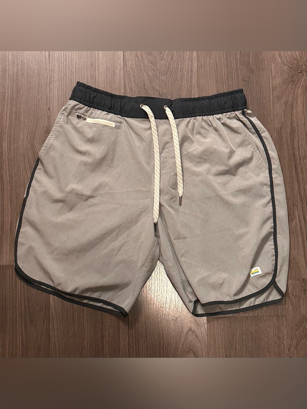 Vuori Bank Shorts